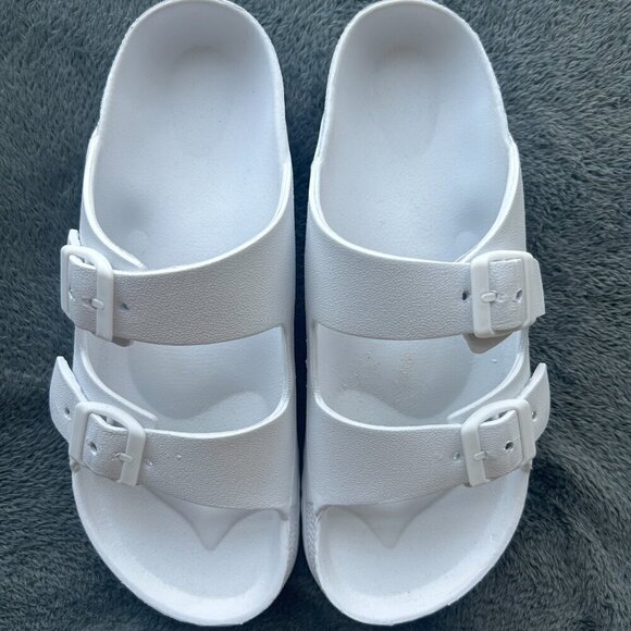 Women's White Waterproof Sandals Size 9 EUC - Picture 5 of 6